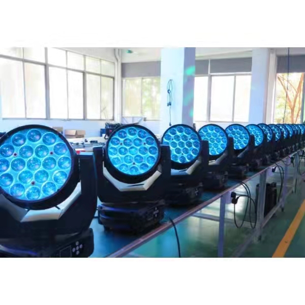 19 颗LED调焦摇头灯