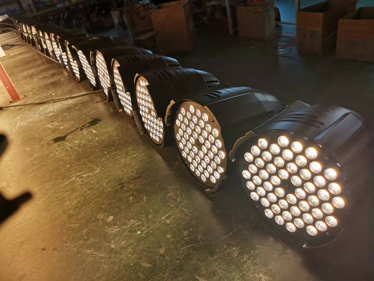 LED54颗暖白帕灯